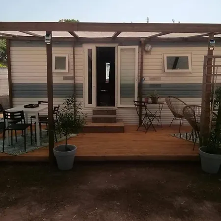 Проживание в семье Mobilhome A A 15 Minute De La Sur Terrain Independant