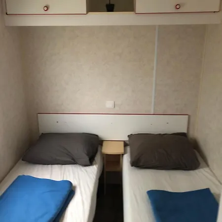 Mobilhome A A 15 Minute De La Sur Terrain Independant Privatunterkunft Fréjus